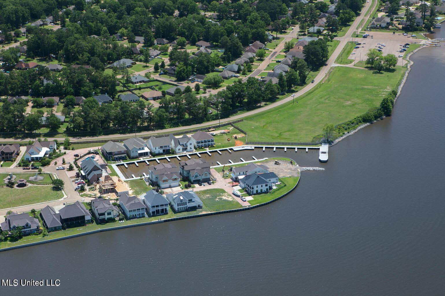 178 Crepe Myrtle Drive Property Photo 3