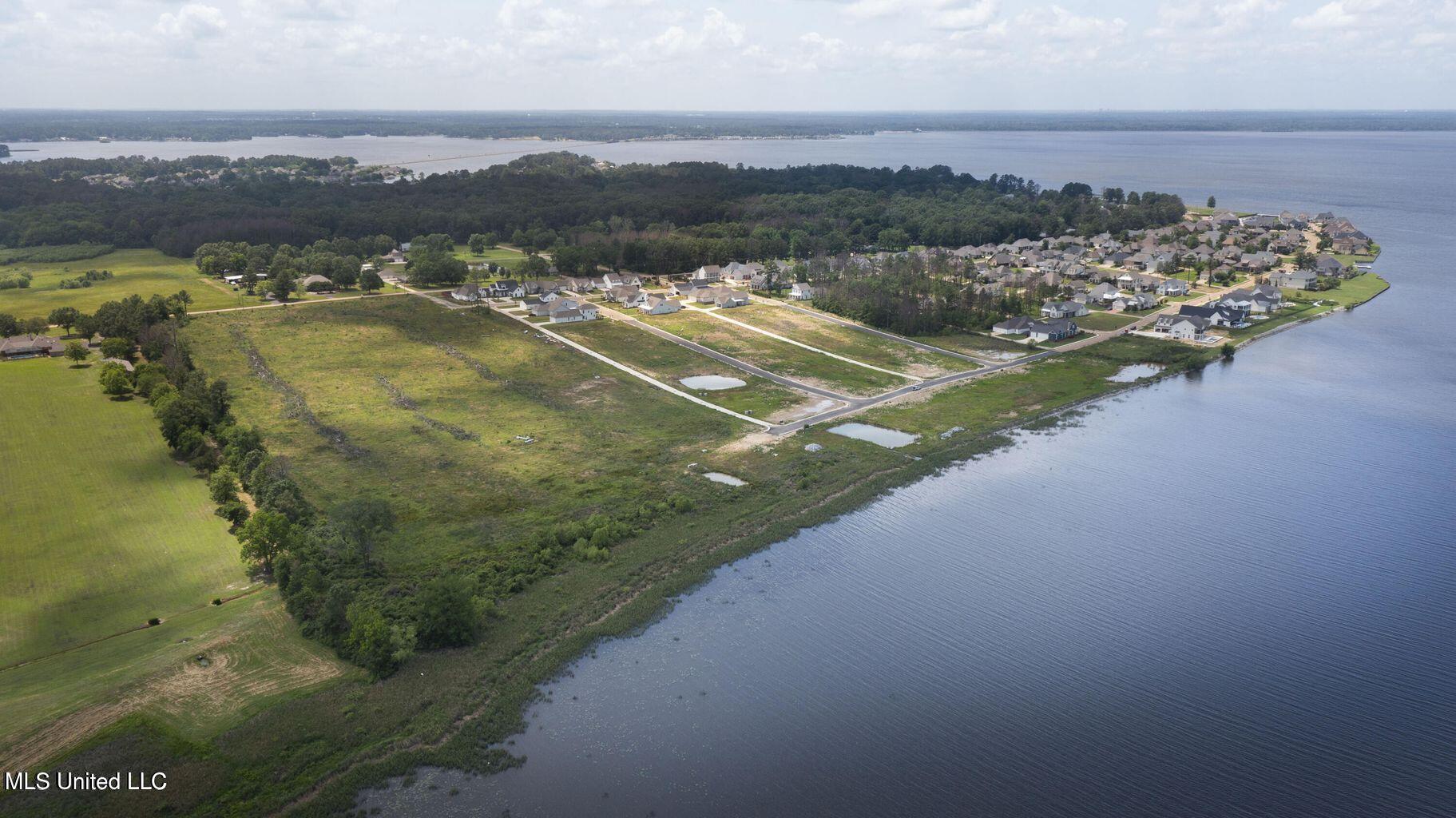 178 Crepe Myrtle Drive Property Photo 9