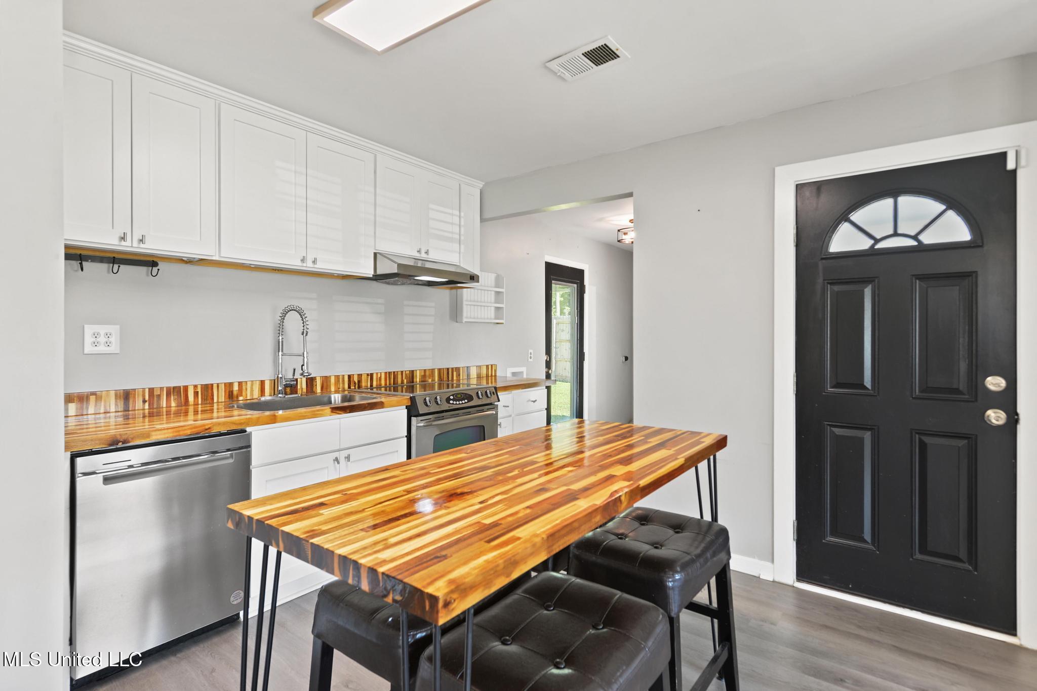 201 Walnut Drive Property Photo 8