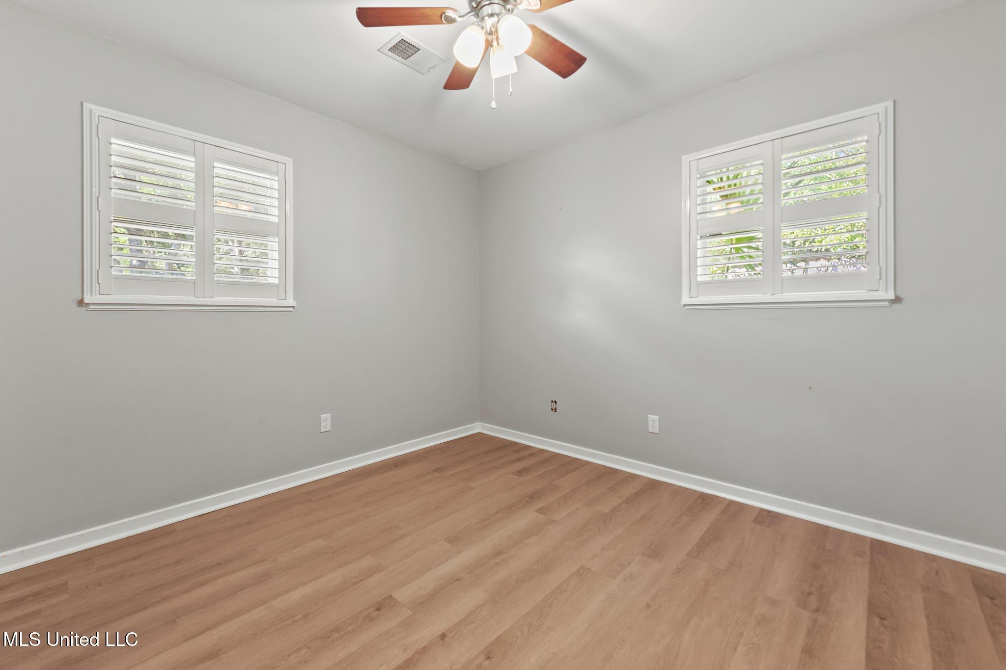 201 Walnut Drive Property Photo 14