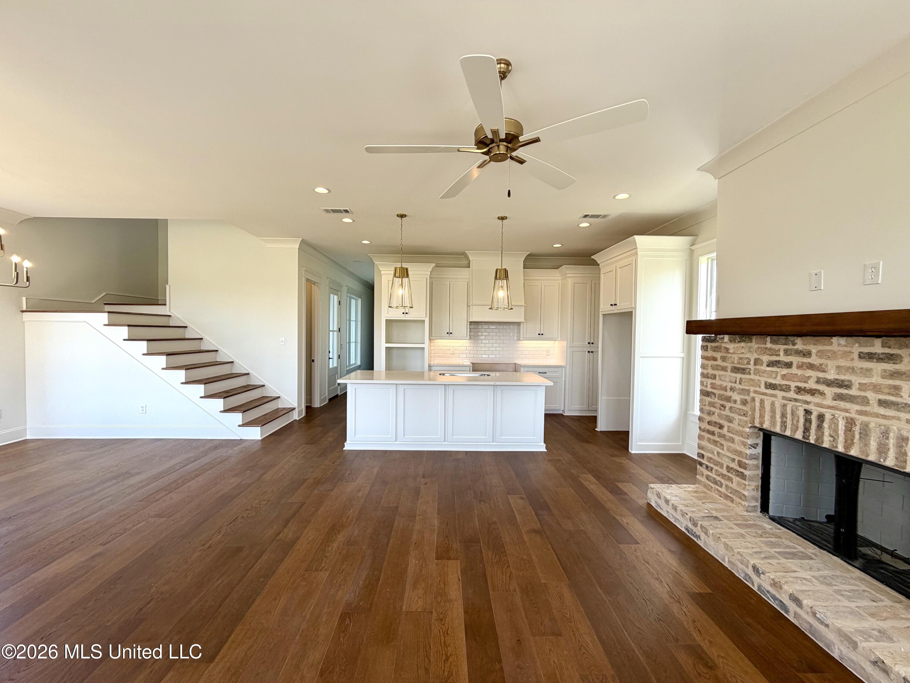 910 Bald Eagle Drive Property Photo 5