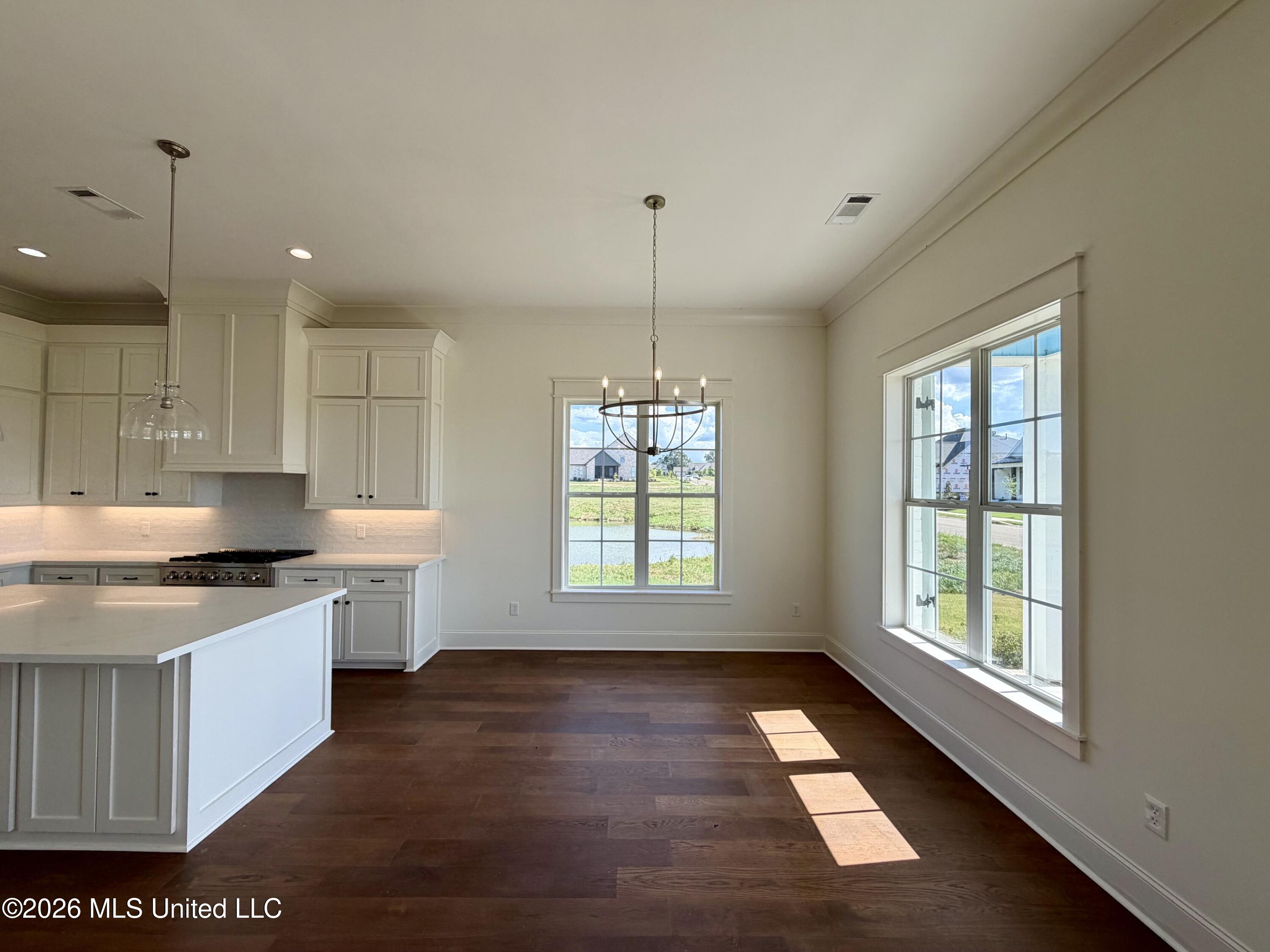 1020 Crepe Myrtle Drive Property Photo 6