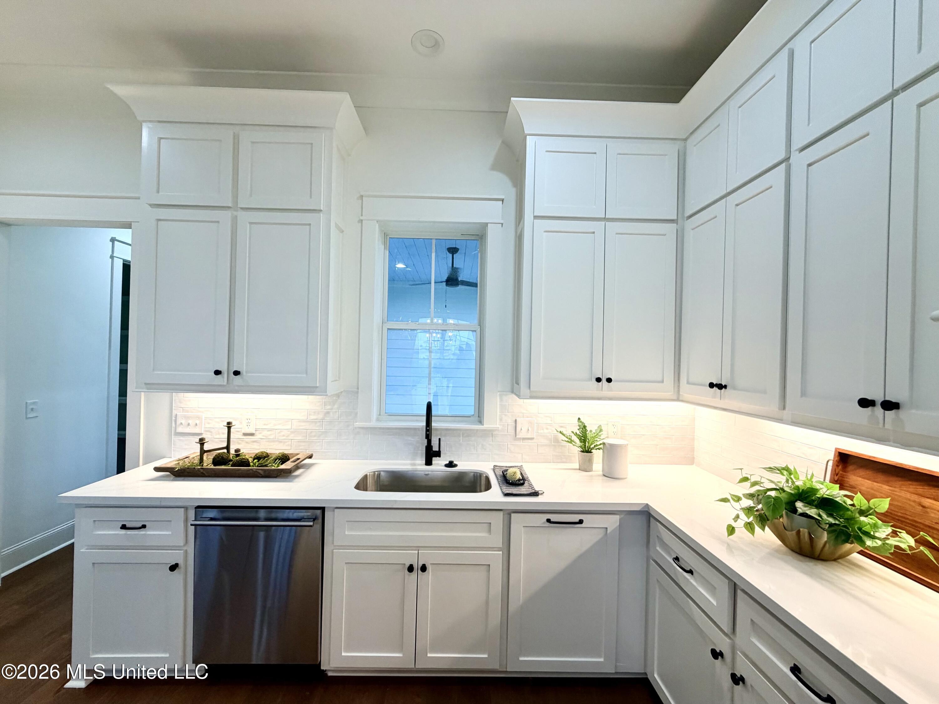 1020 Crepe Myrtle Drive Property Photo 16