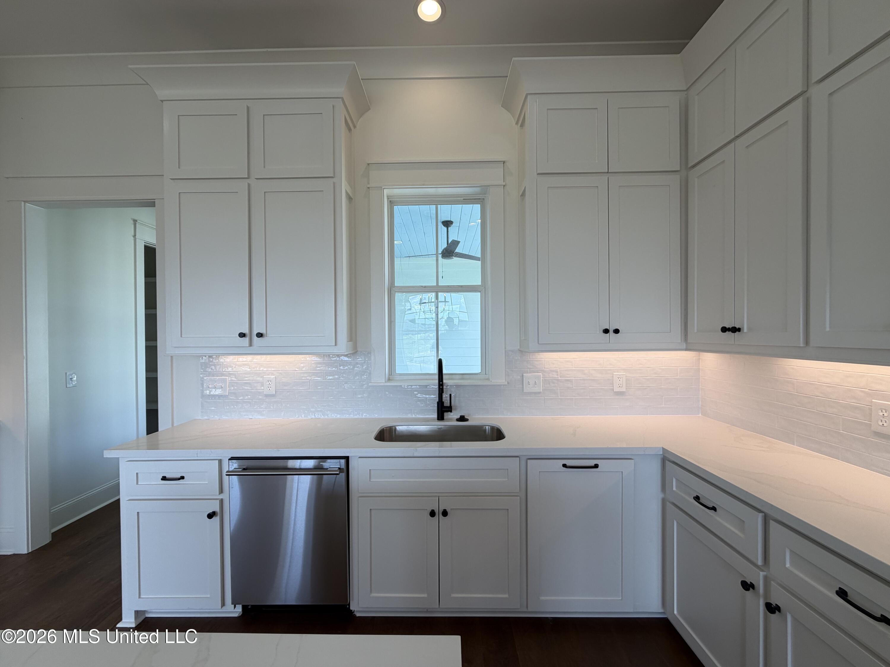 1020 Crepe Myrtle Drive Property Photo 17