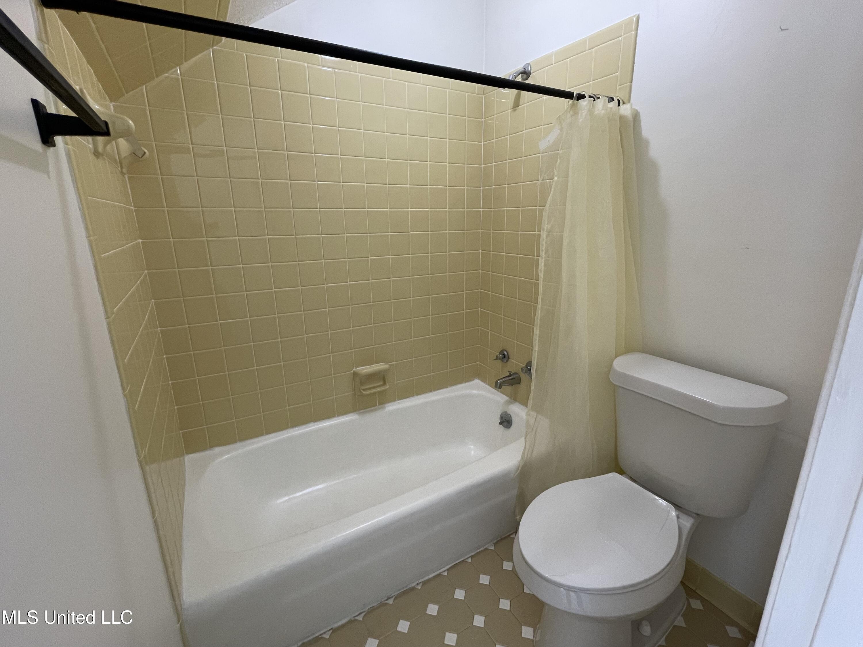 500 Charles Street Property Photo 26
