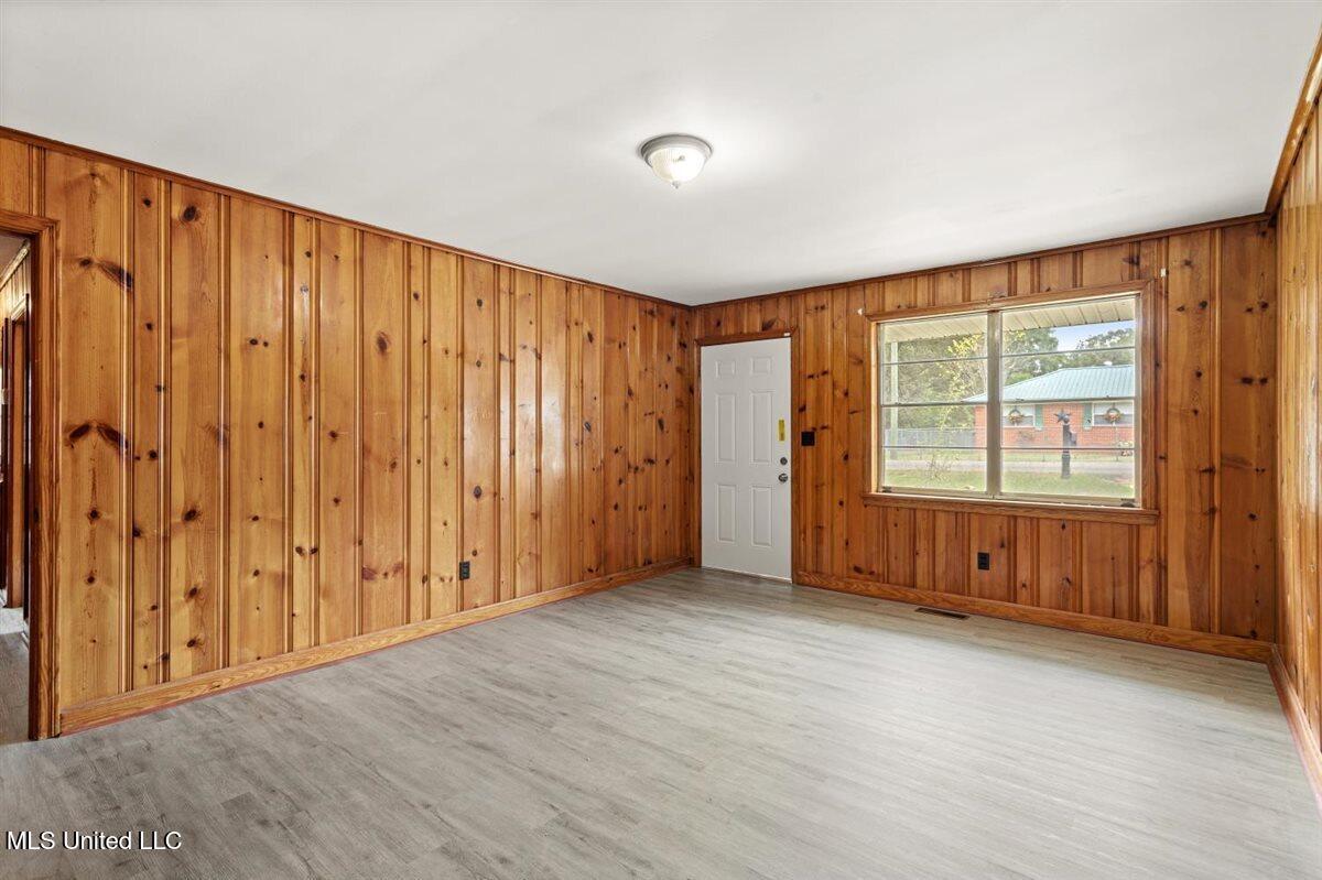 1104 Fairview Drive Property Photo 4