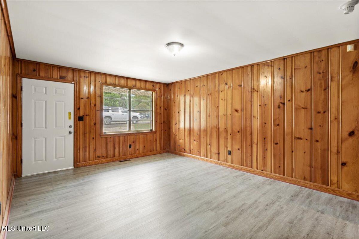 1104 Fairview Drive Property Photo 5