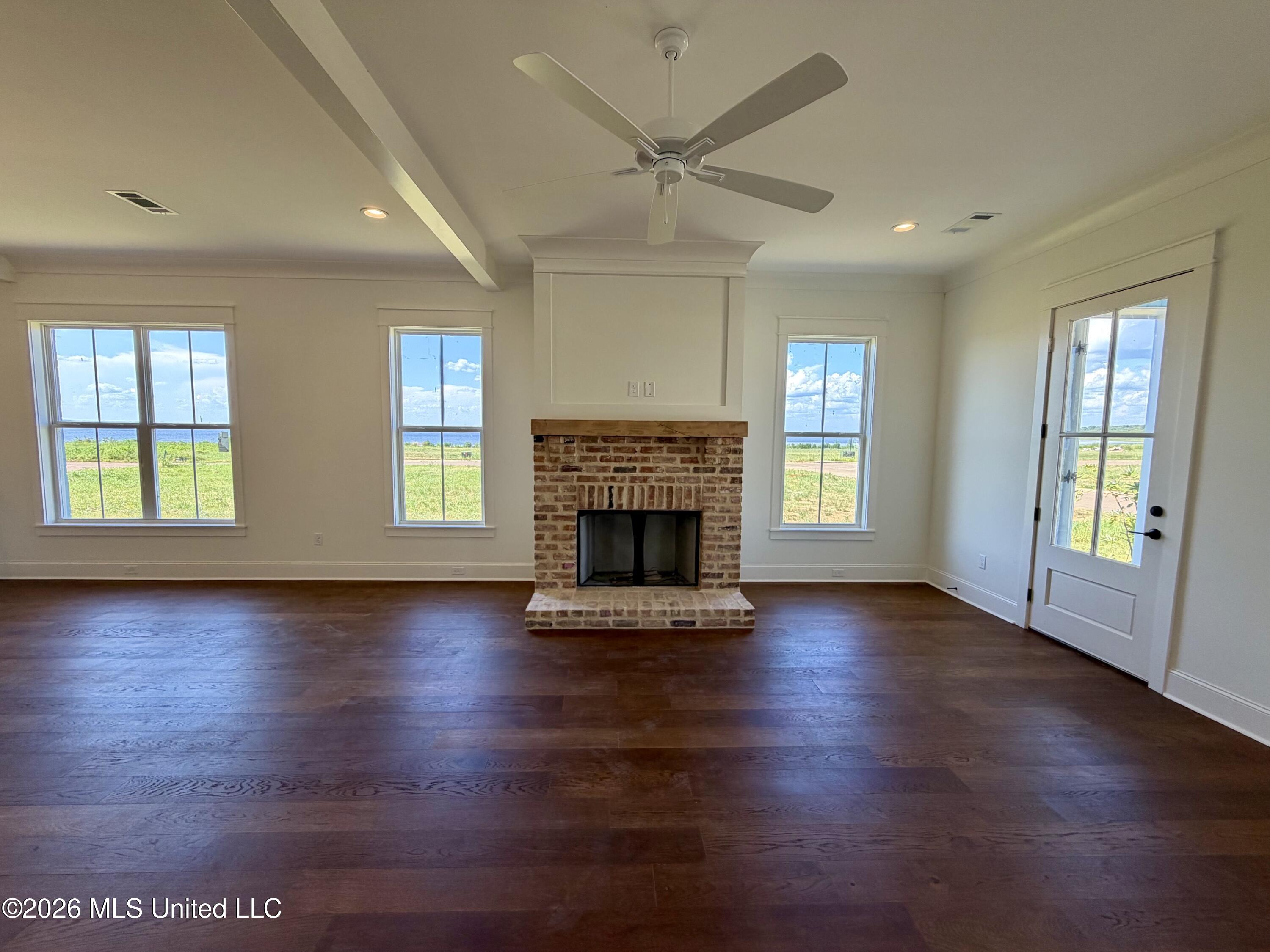 919 Bald Eagle Drive Property Photo 4
