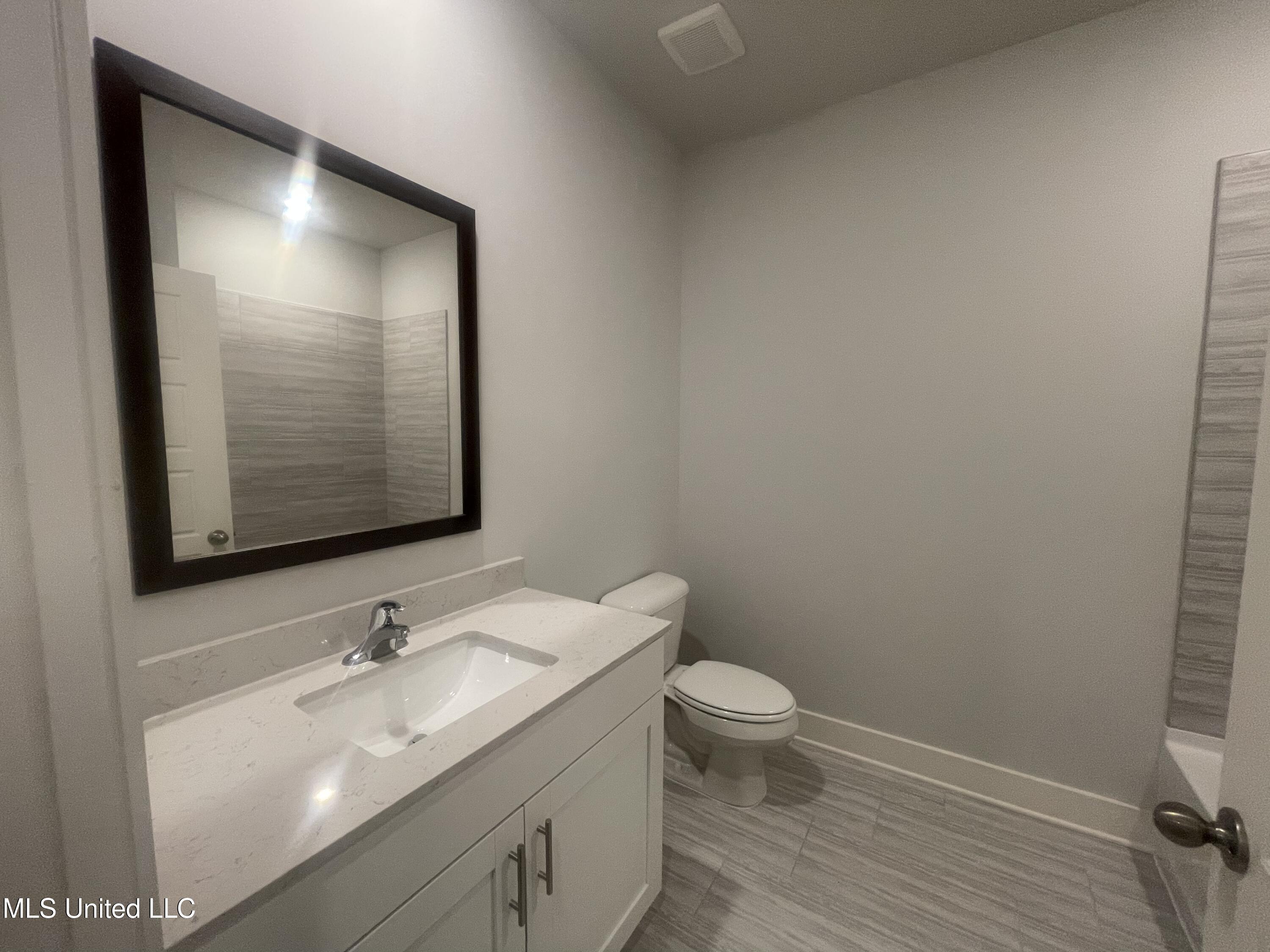 5283 Borden Creek Drive Property Photo 4