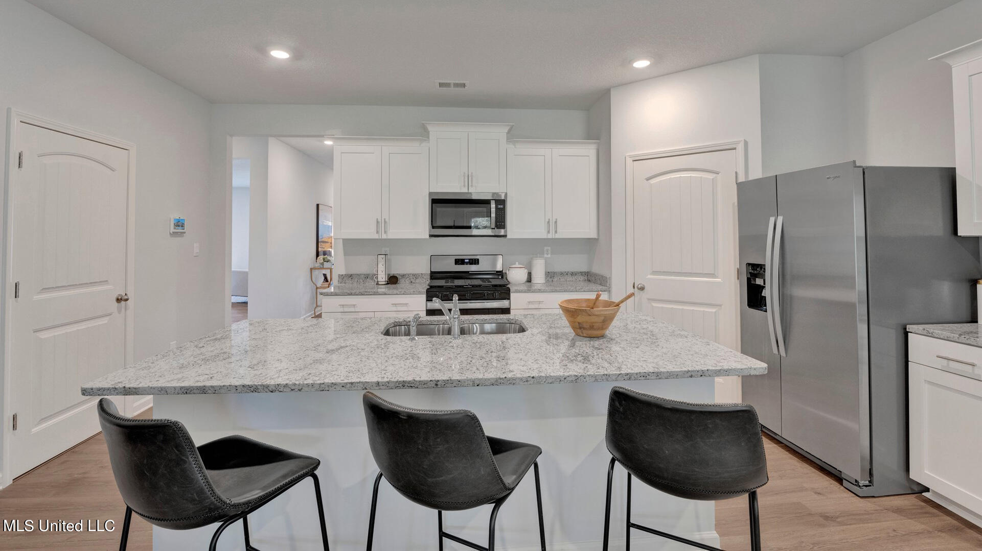 5540 Bunyan Hill Drive Property Photo 8