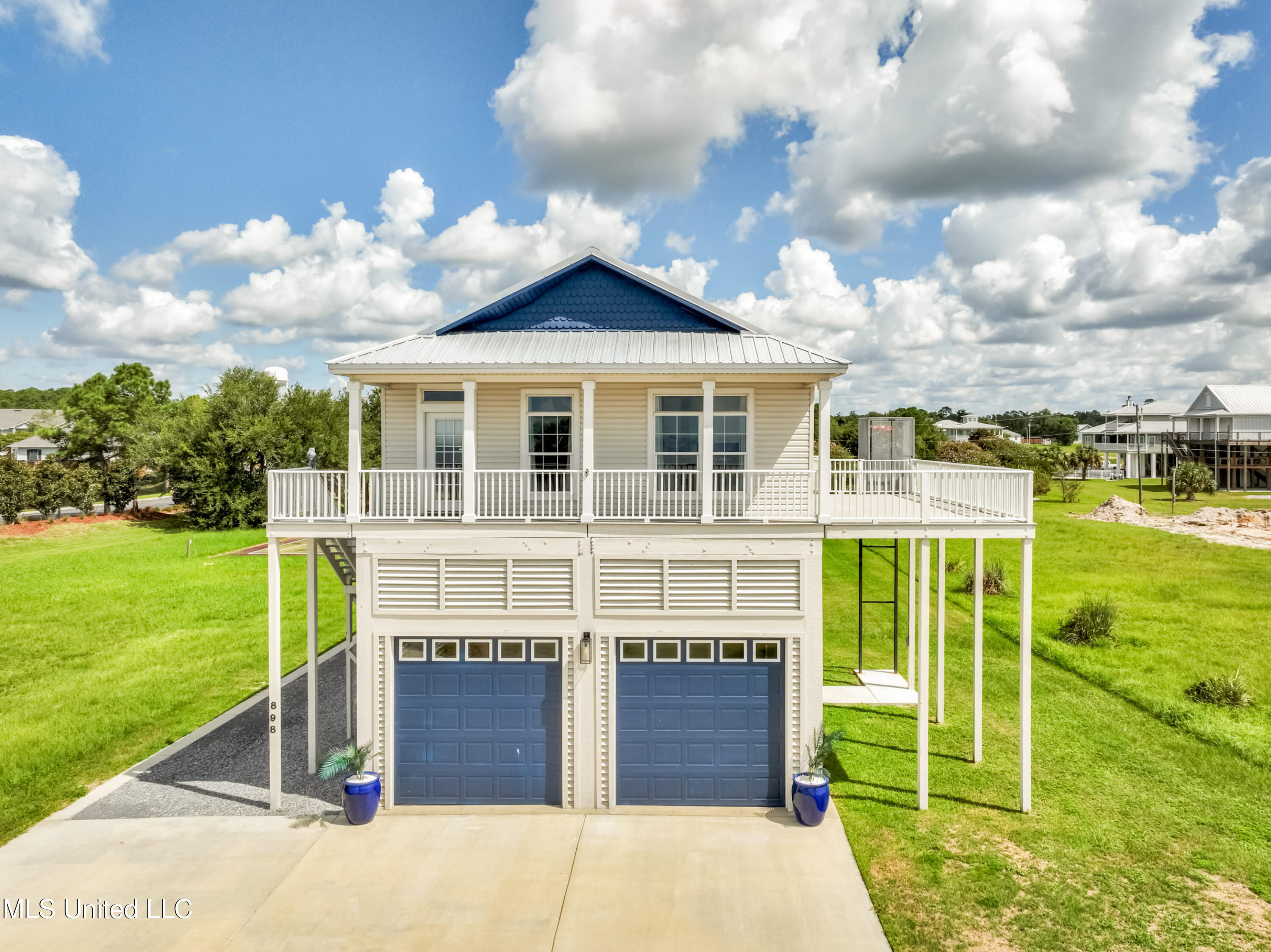 898 W Beach Boulevard Property Photo 1