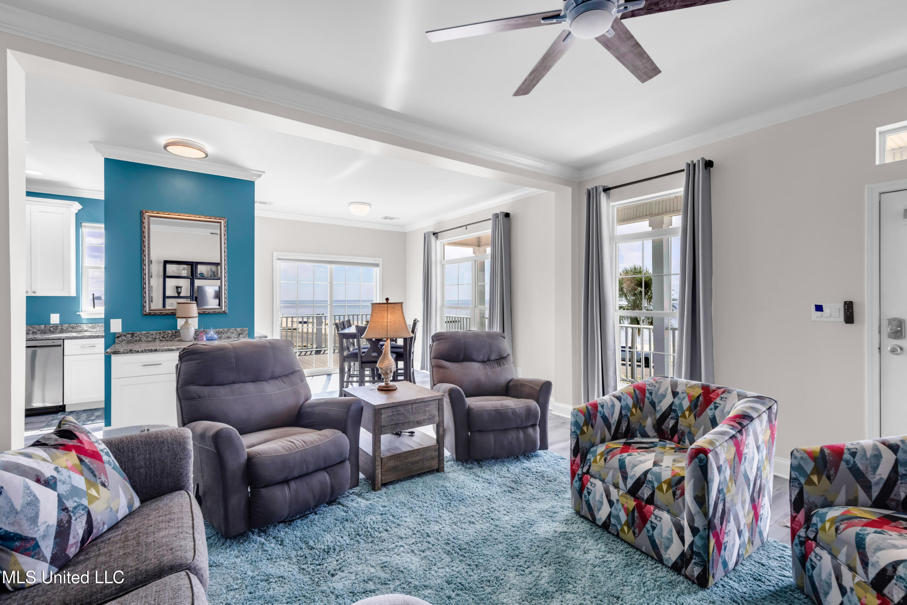 898 W Beach Boulevard Property Photo 3