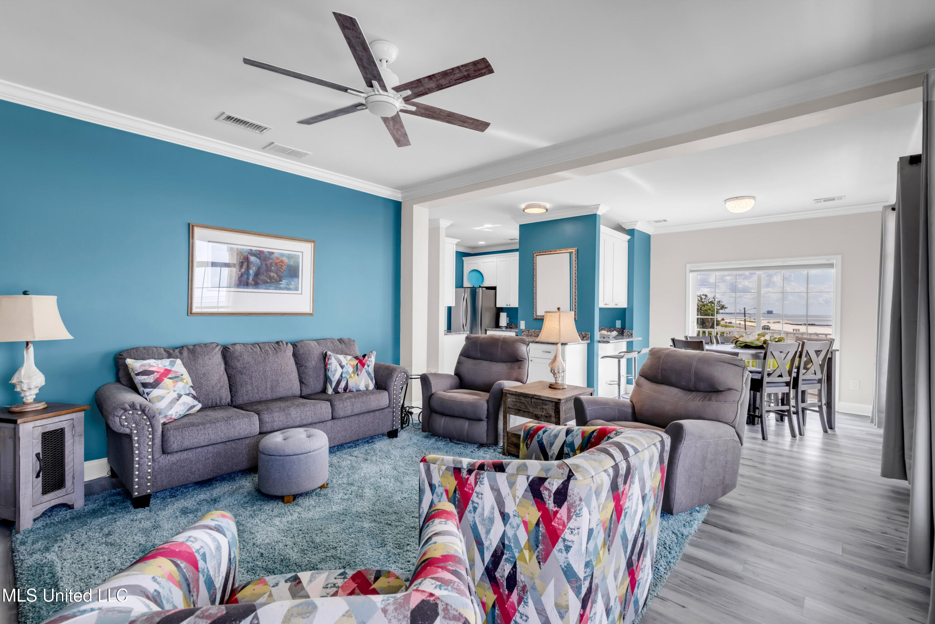 898 W Beach Boulevard Property Photo 10