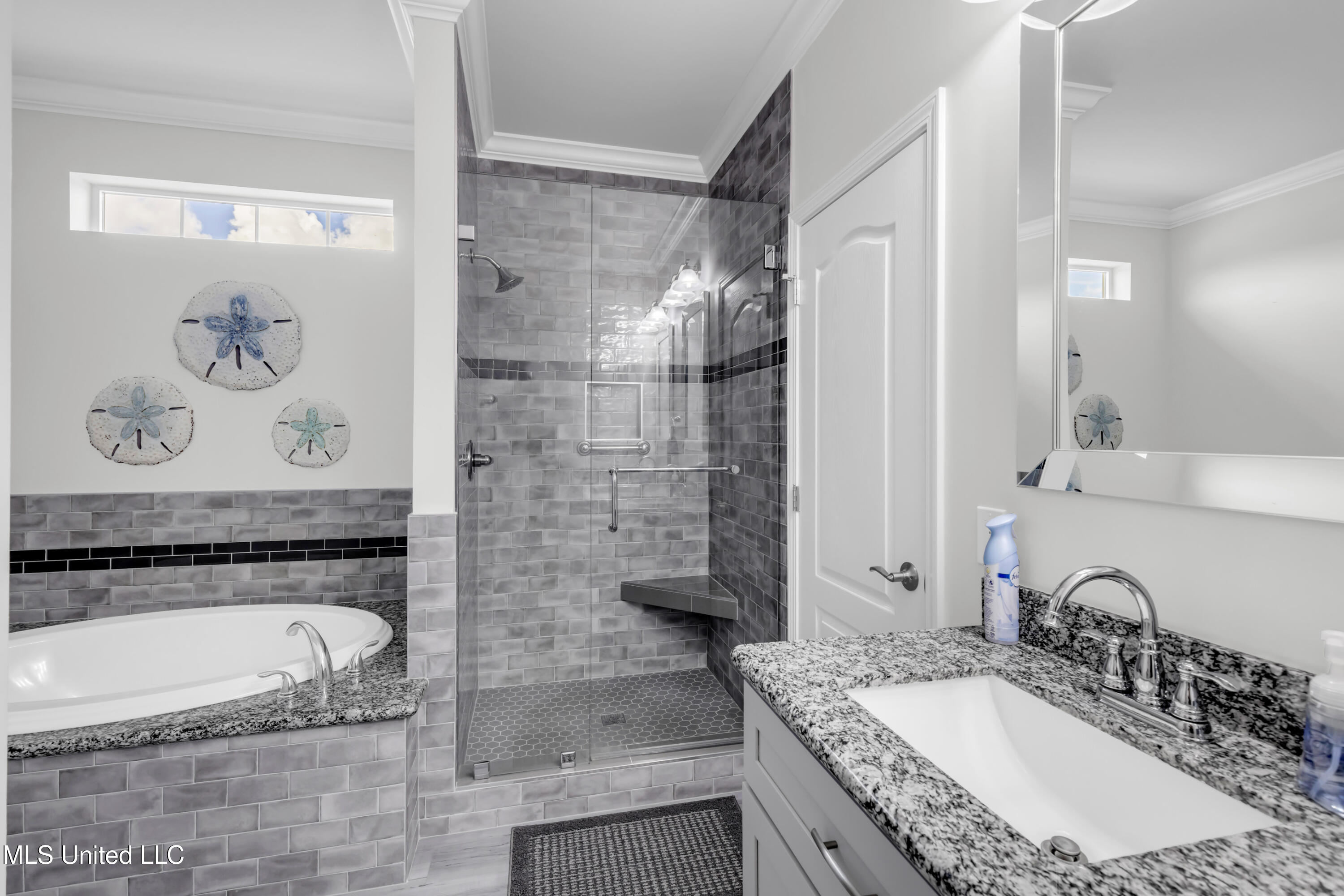 898 W Beach Boulevard Property Photo 17