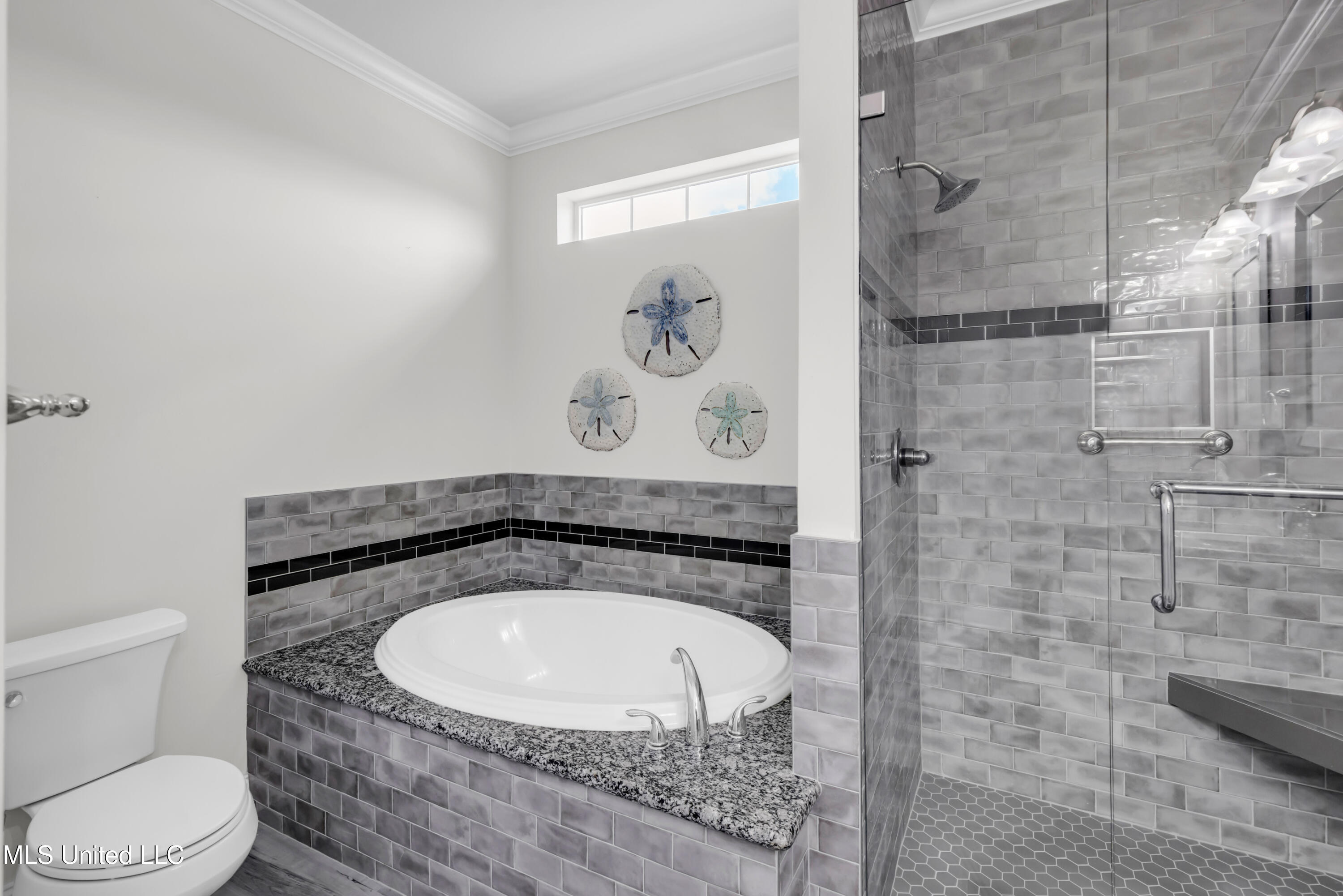 898 W Beach Boulevard Property Photo 18