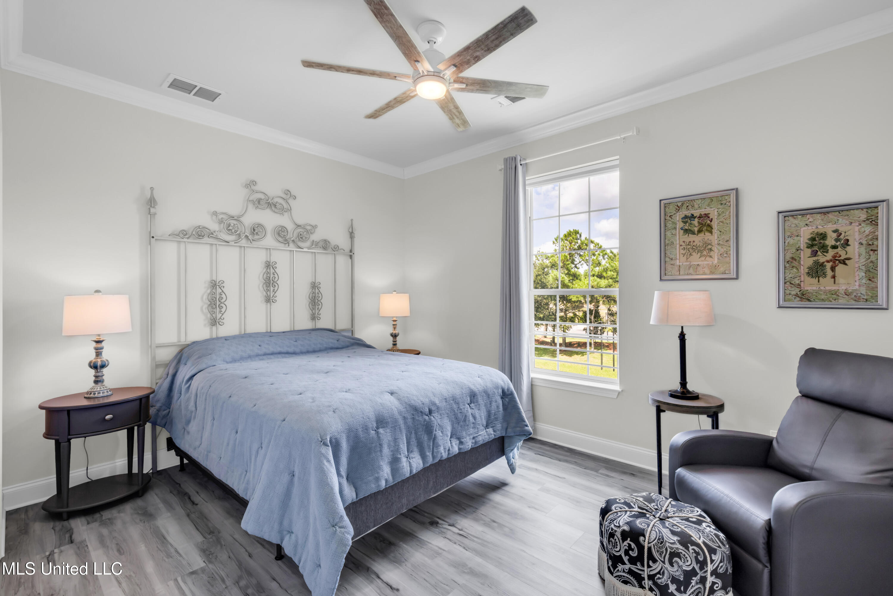 898 W Beach Boulevard Property Photo 20