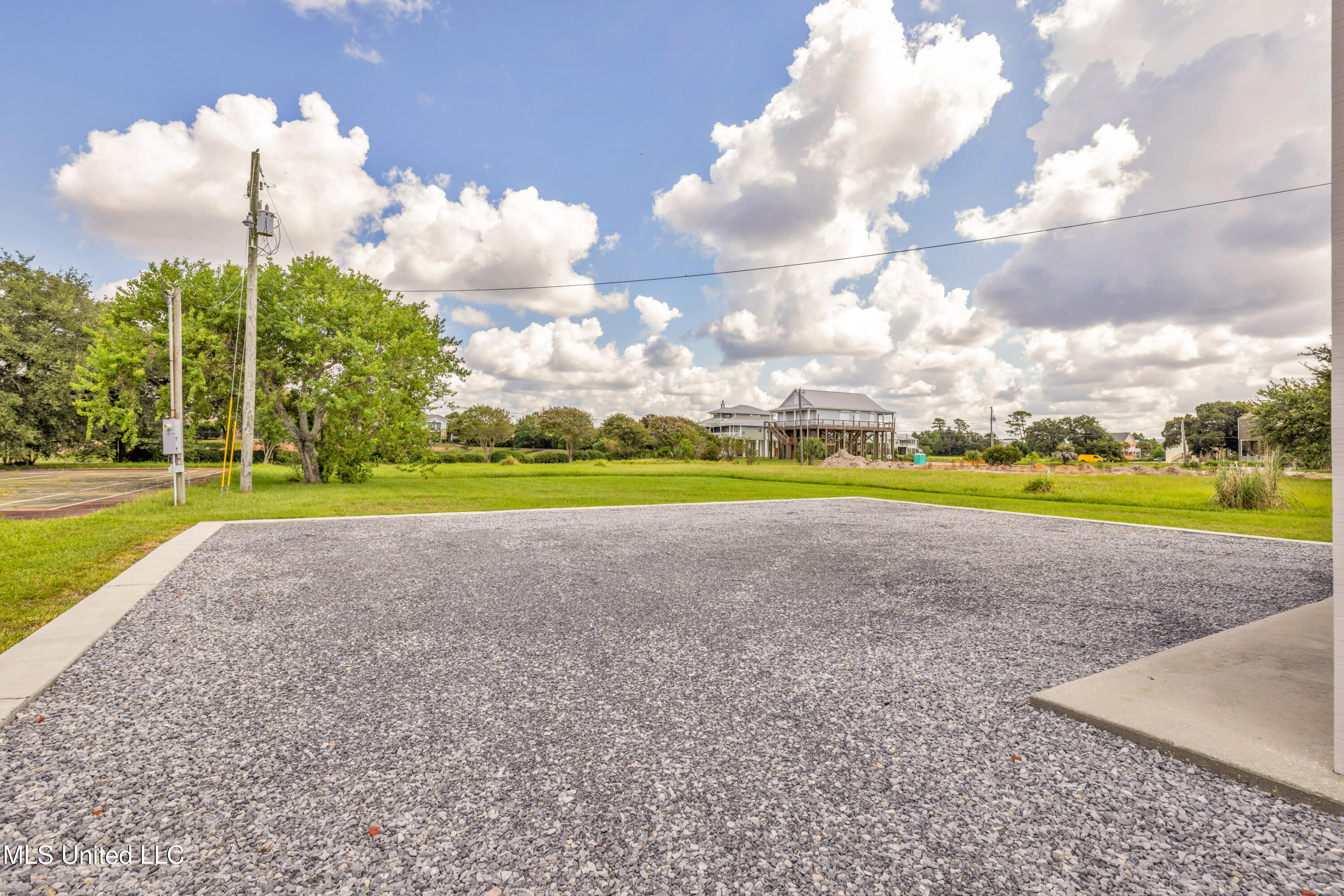 898 W Beach Boulevard Property Photo 23