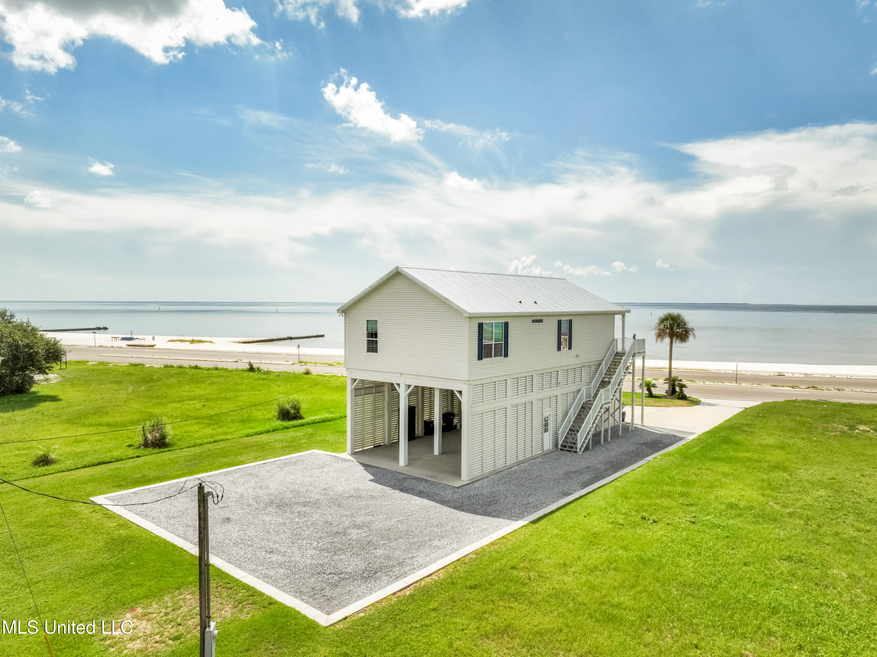 898 W Beach Boulevard Property Photo 36