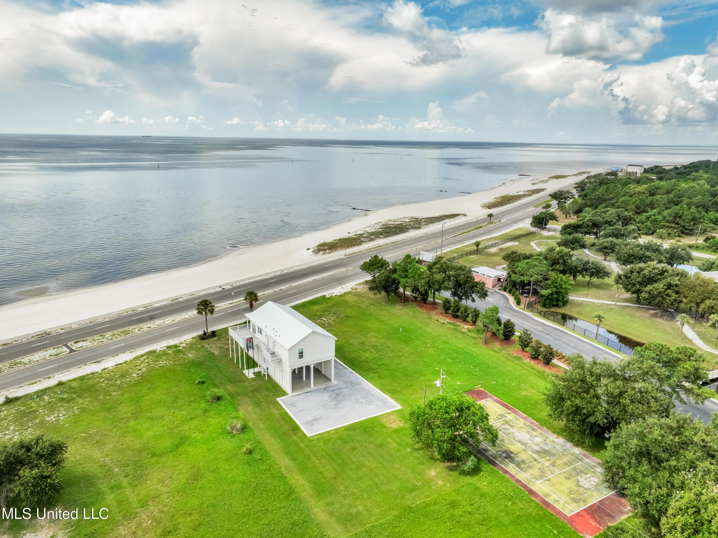 898 W Beach Boulevard Property Photo 38