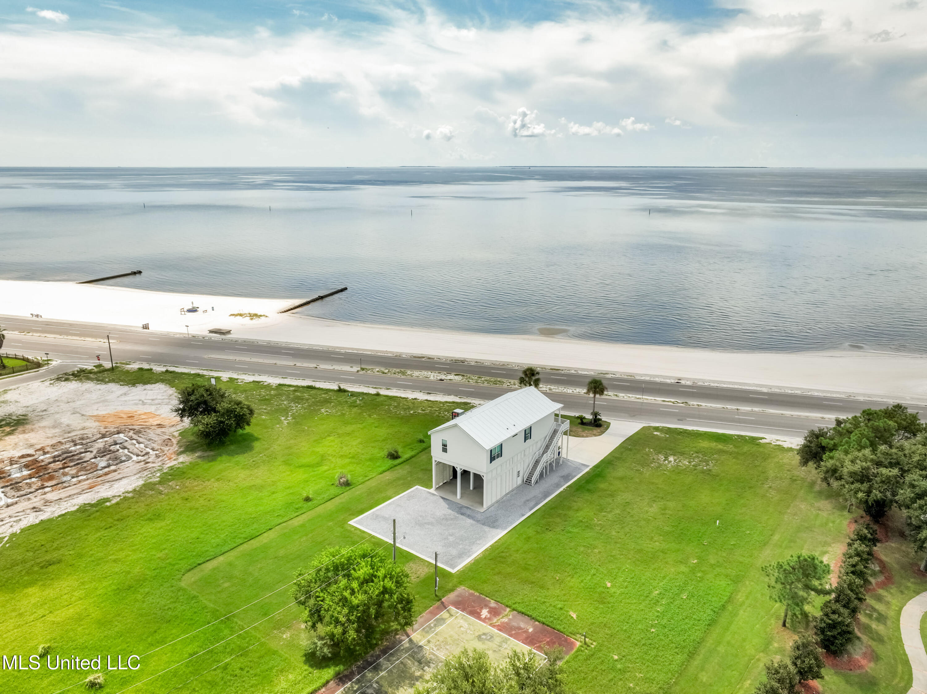 898 W Beach Boulevard Property Photo 39