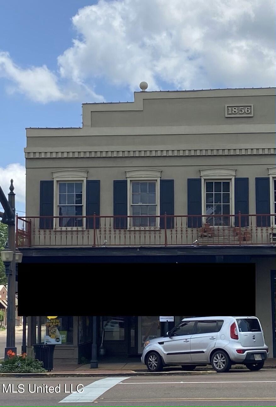 3360 N Liberty Street Property Photo 1