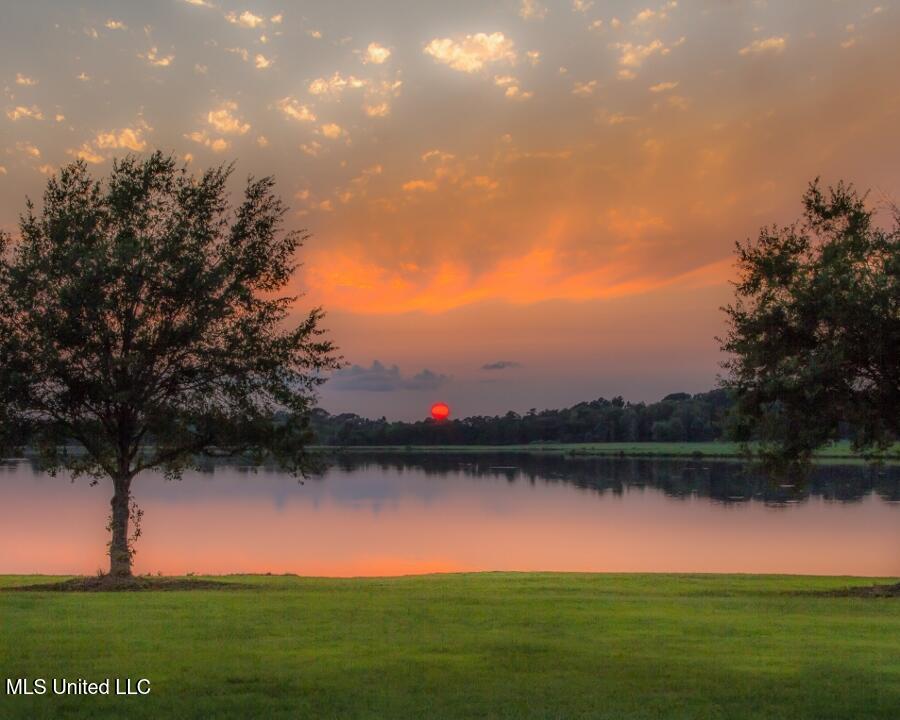 18-8 Windermere Boulevard Property Photo 5