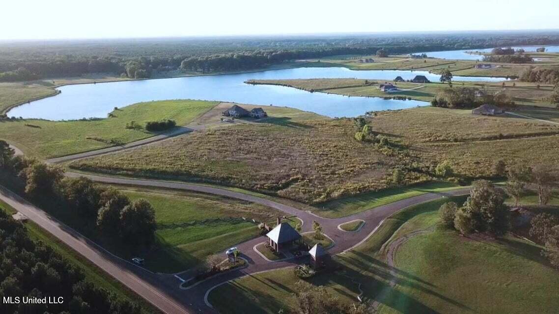 18-8 Windermere Boulevard Property Photo 7