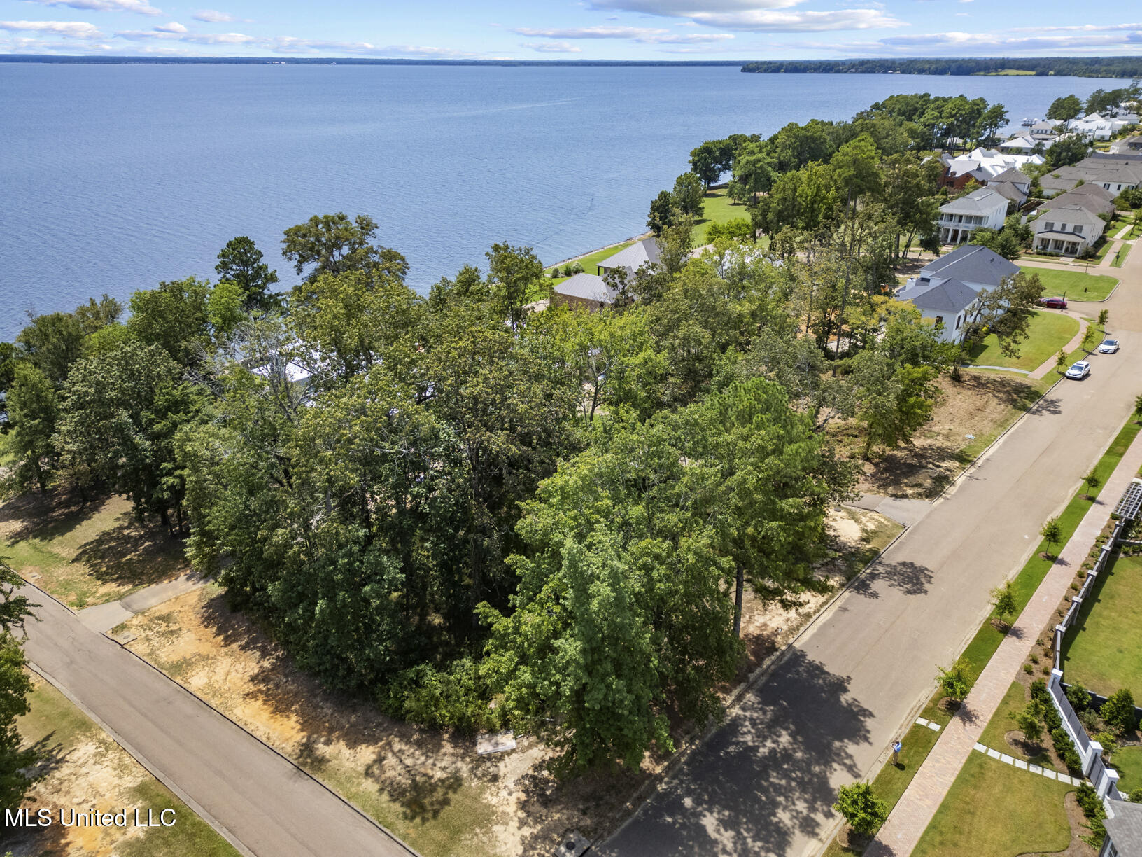 187 N Natchez Drive Property Photo 3