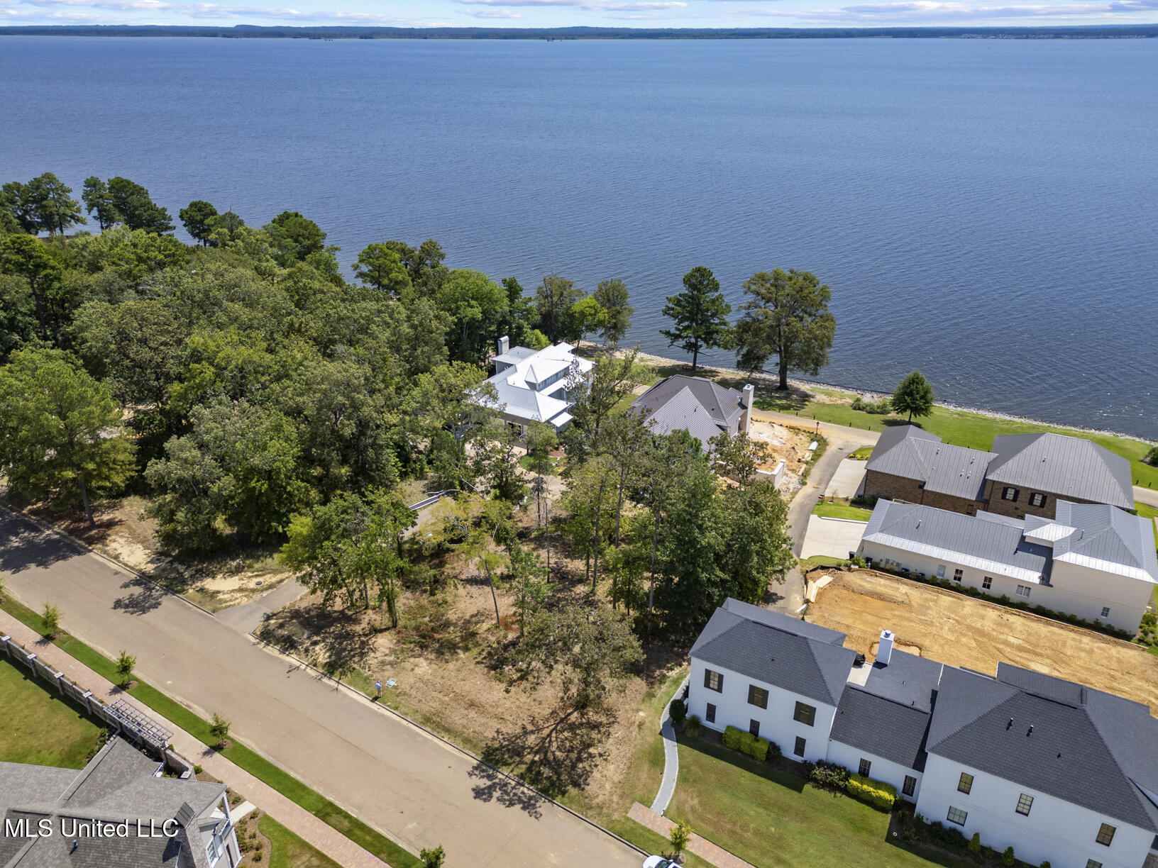 187 N Natchez Drive Property Photo 5