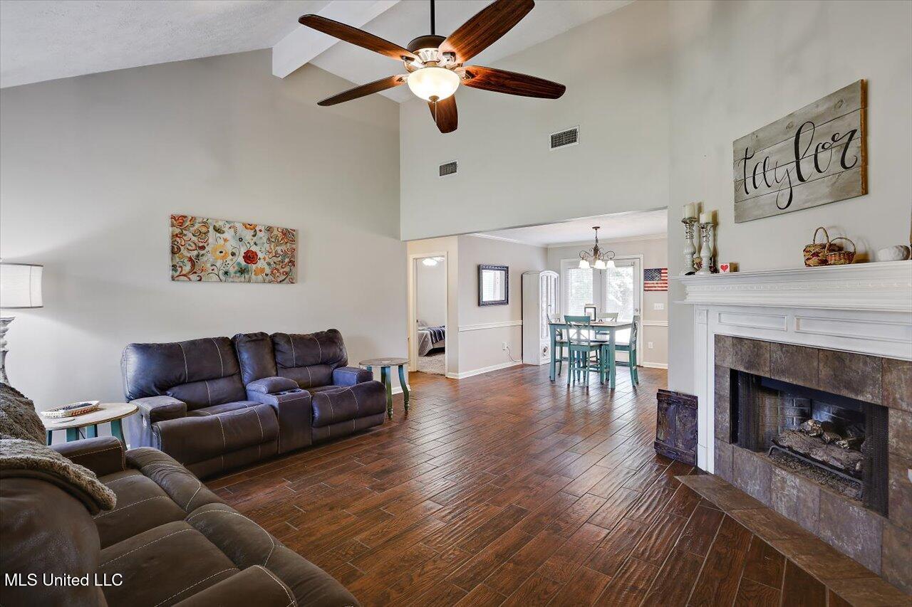 6002 Maplewood Property Photo 5