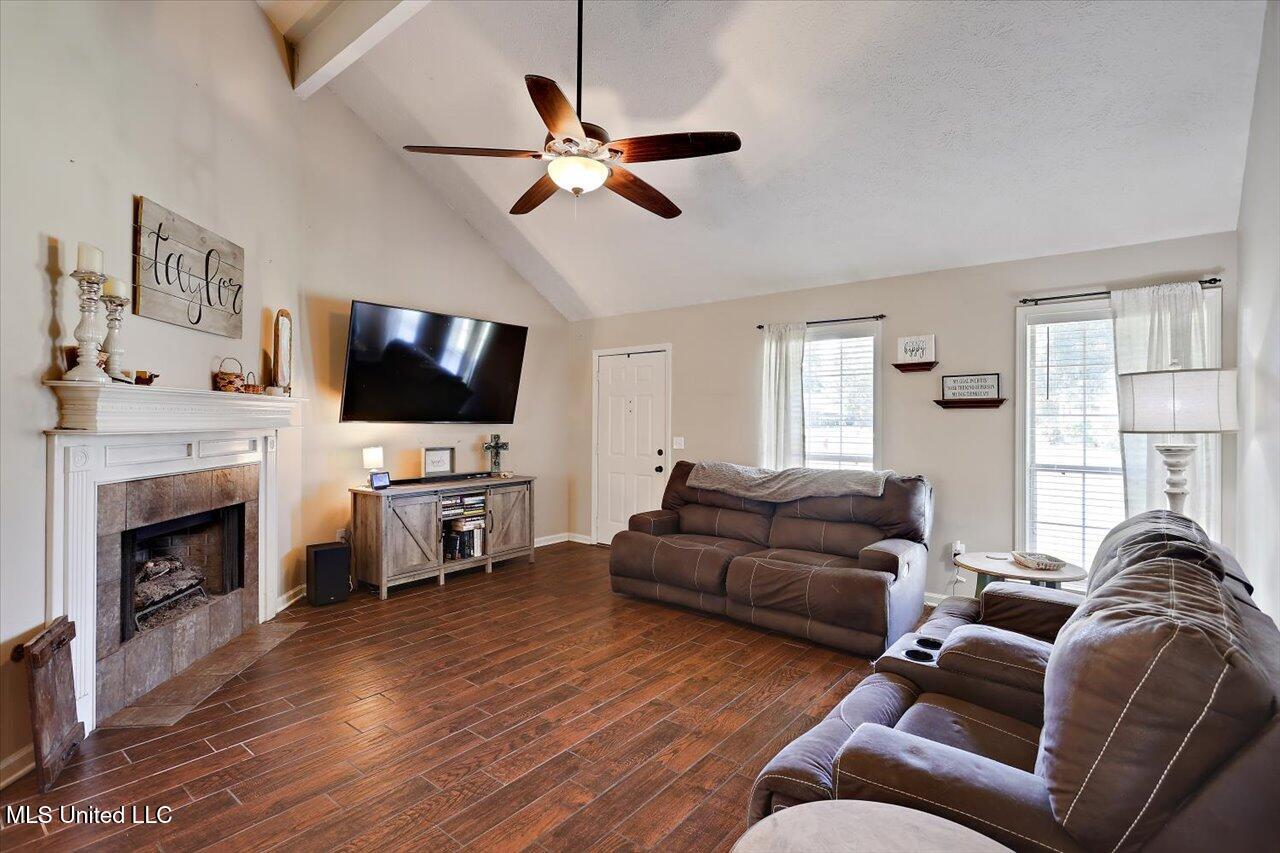 6002 Maplewood Property Photo 7