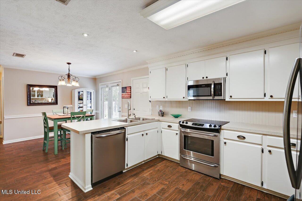 6002 Maplewood Property Photo 10