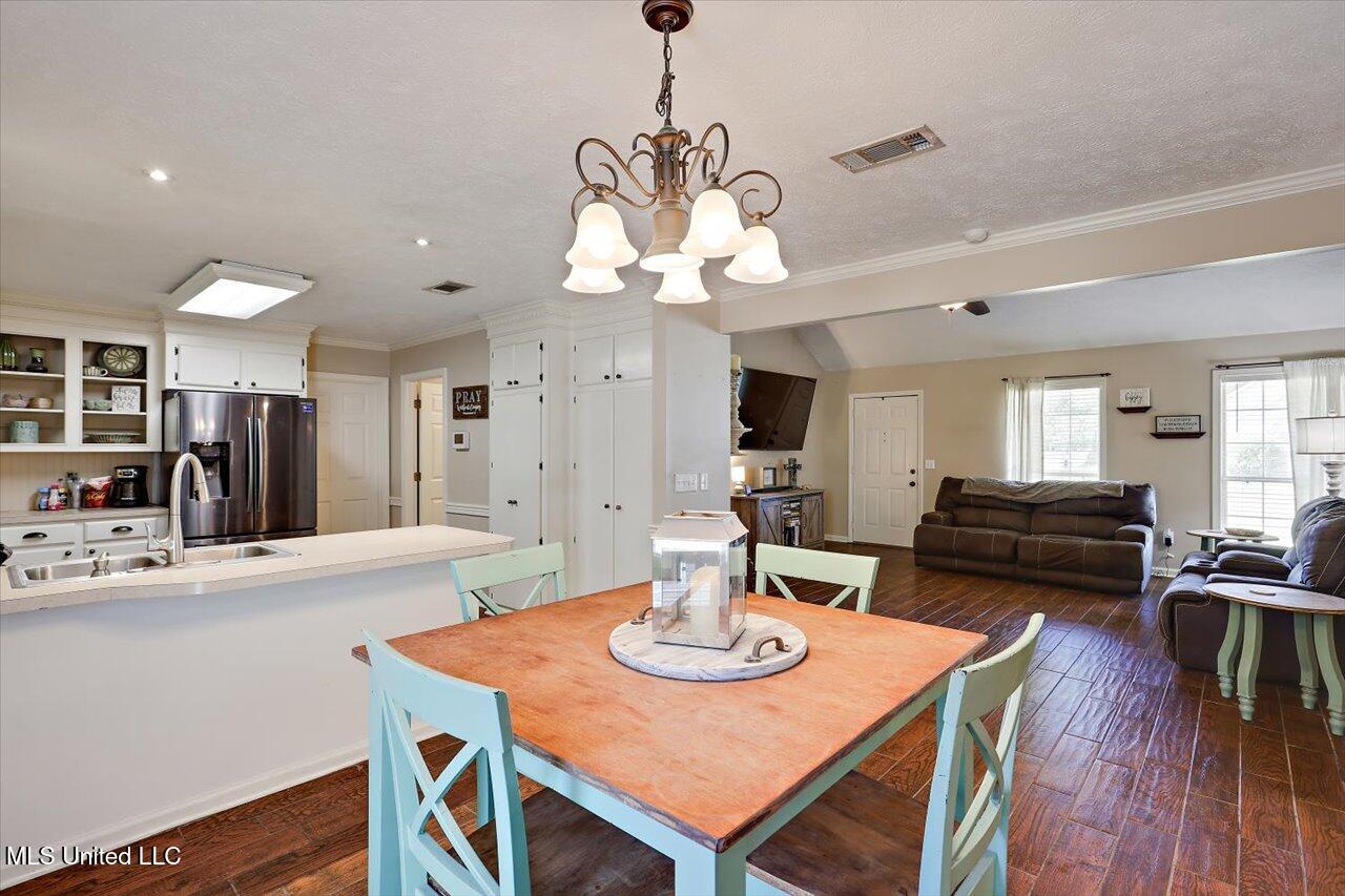 6002 Maplewood Property Photo 12