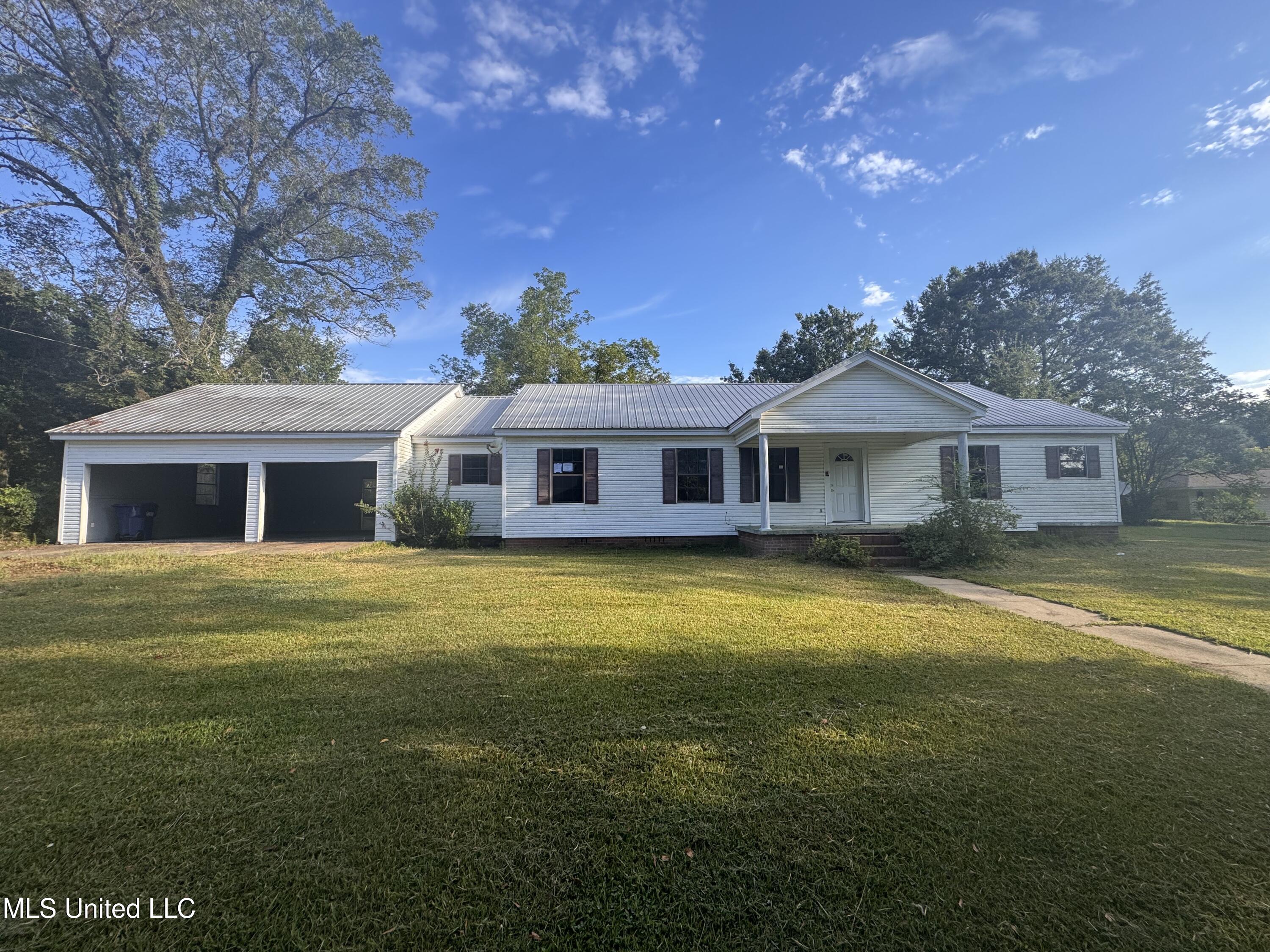 1432 Wicker Mill Road Property Photo 1