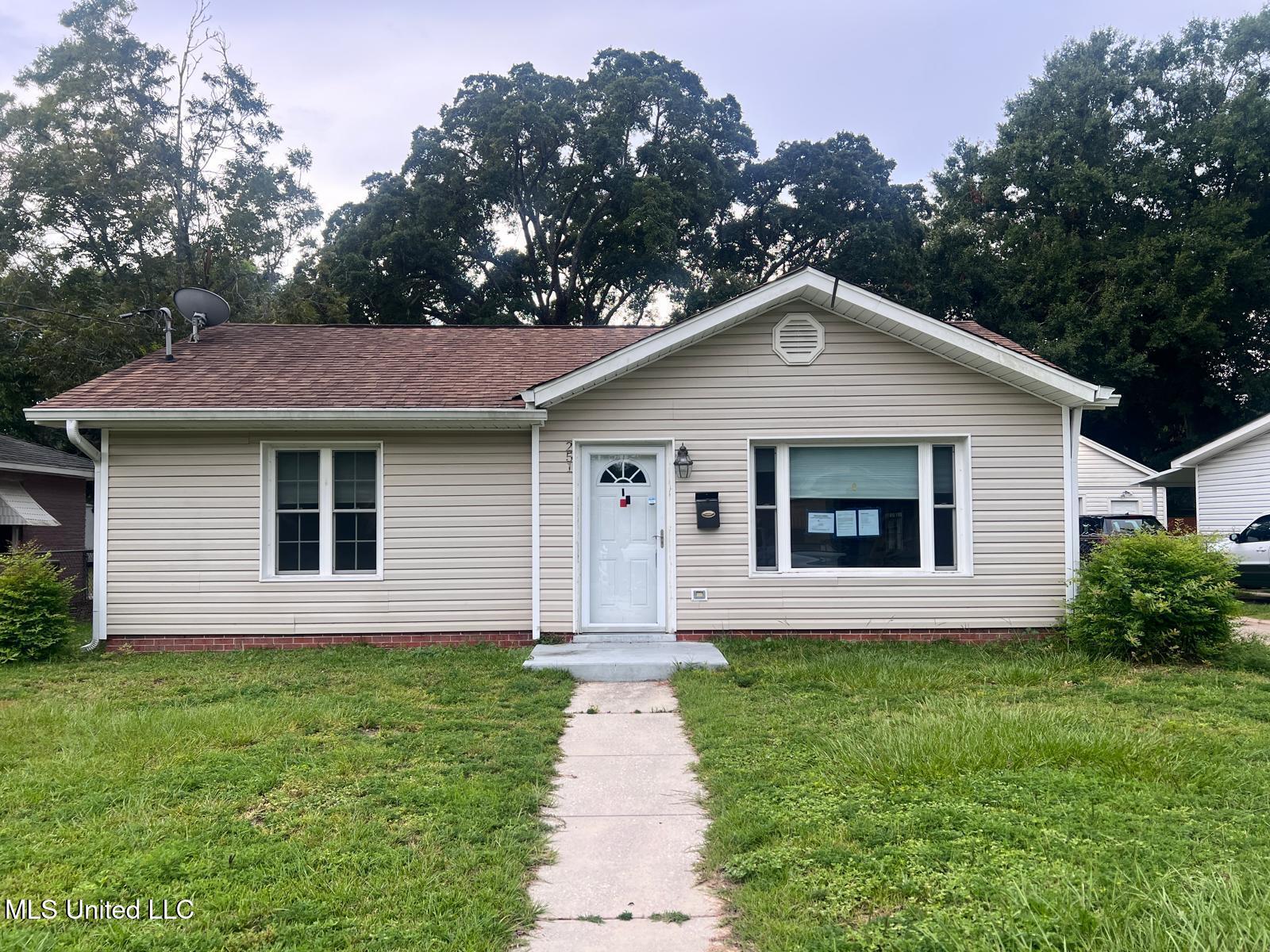 251 Dewey Circle Property Photo 1