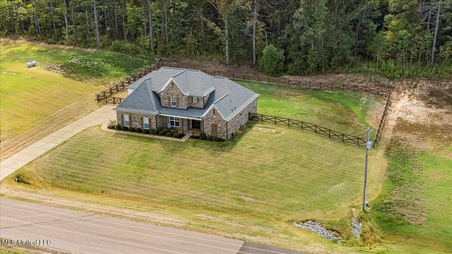 301 Fairview Trail Property Photo 23