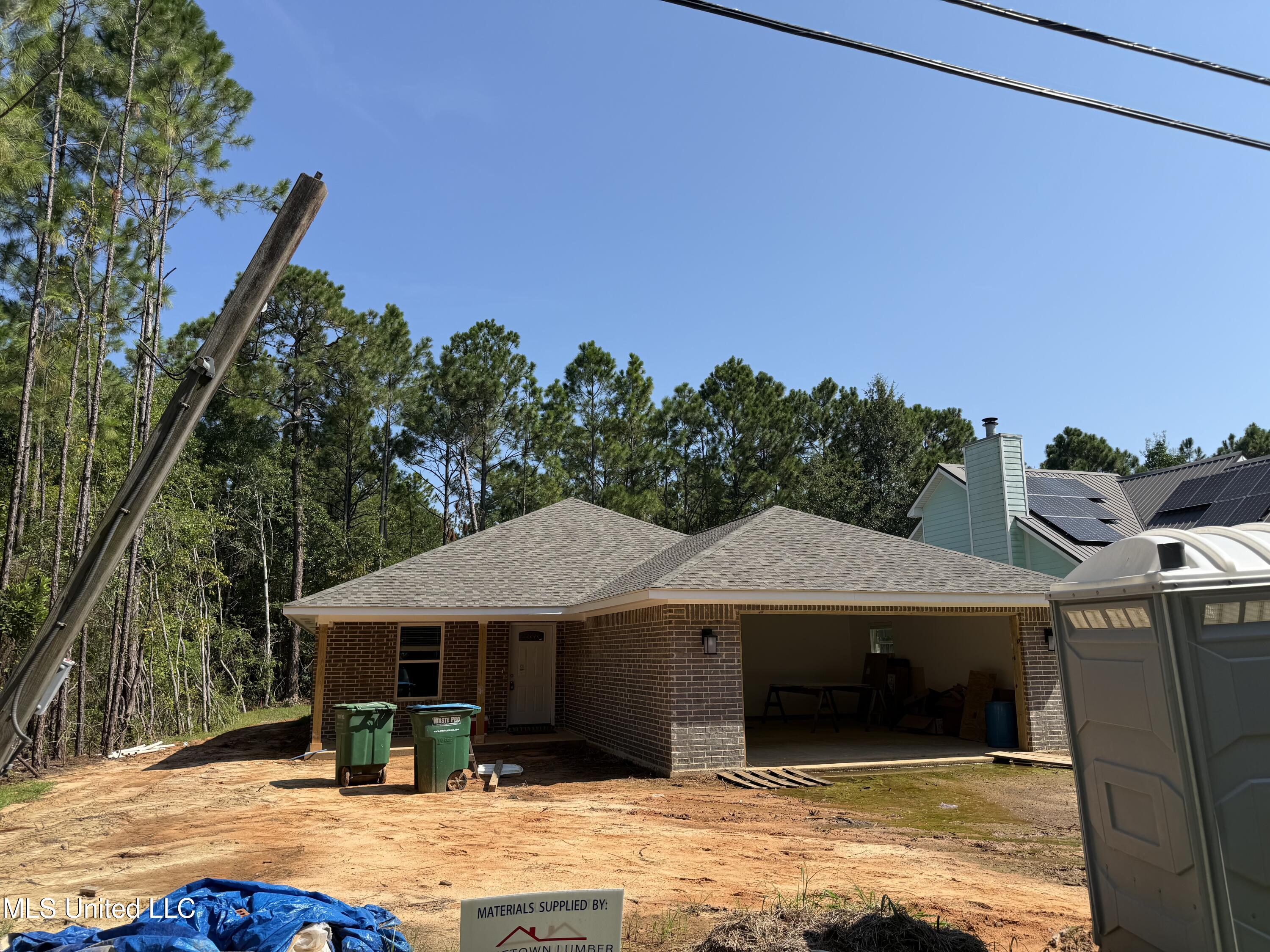 1903 Bayou View Circle Property Photo 1