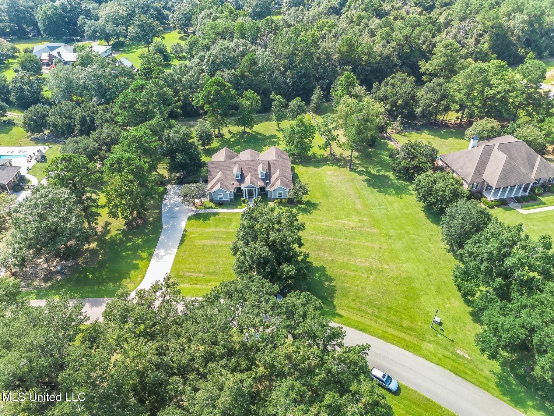 23894 Stablewood Drive Property Photo 6