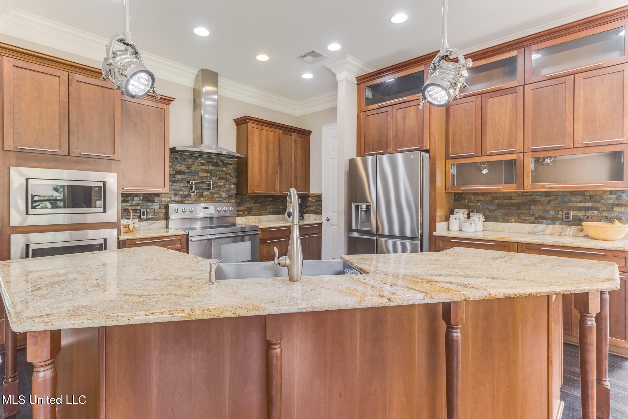 23894 Stablewood Drive Property Photo 32