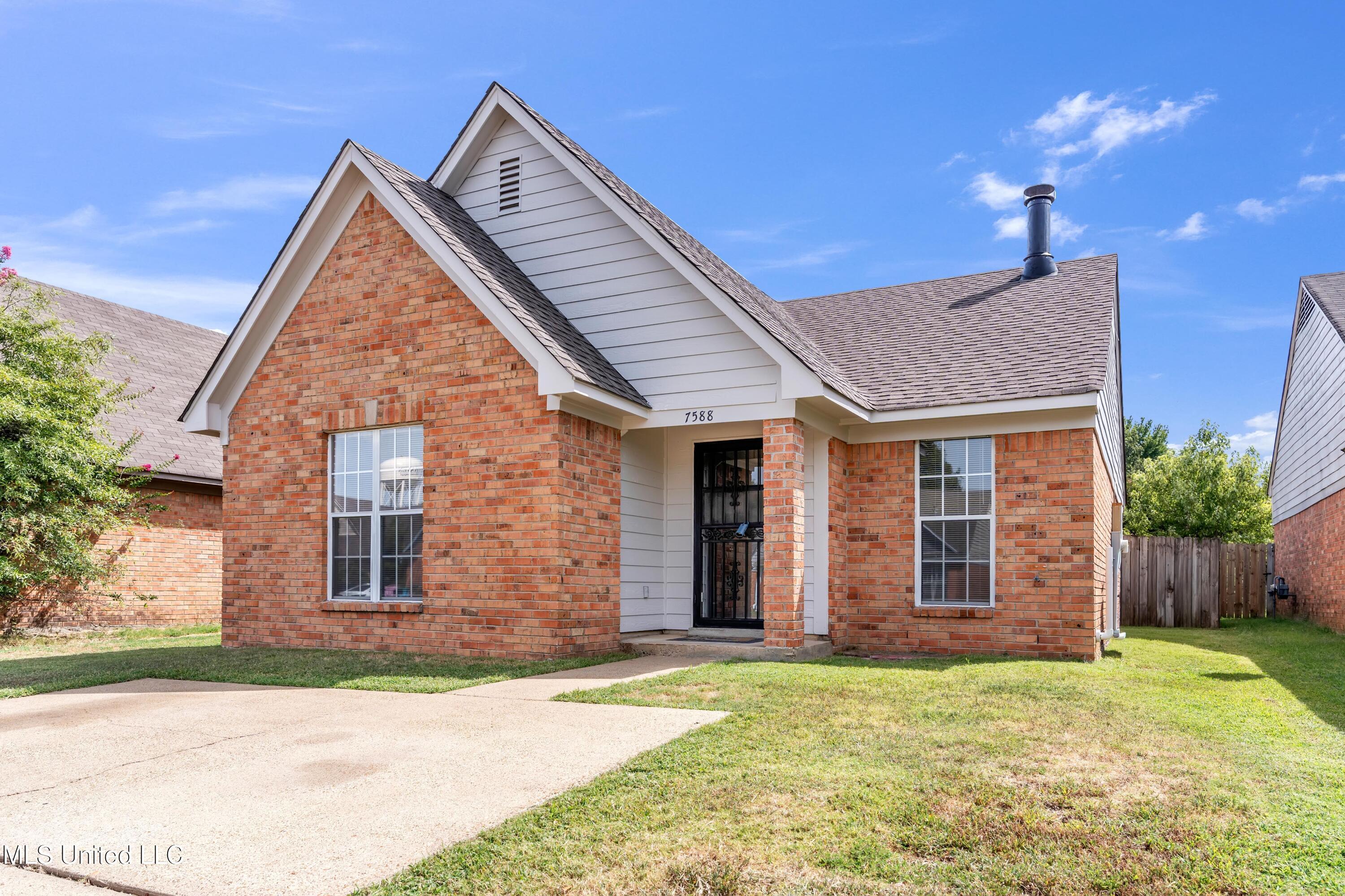 7588 Lilly Drive Property Photo 1