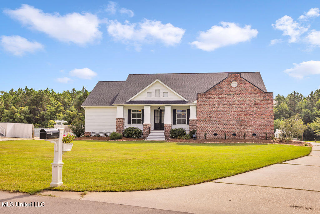 6408 Seawinds Boulevard Property Photo 2