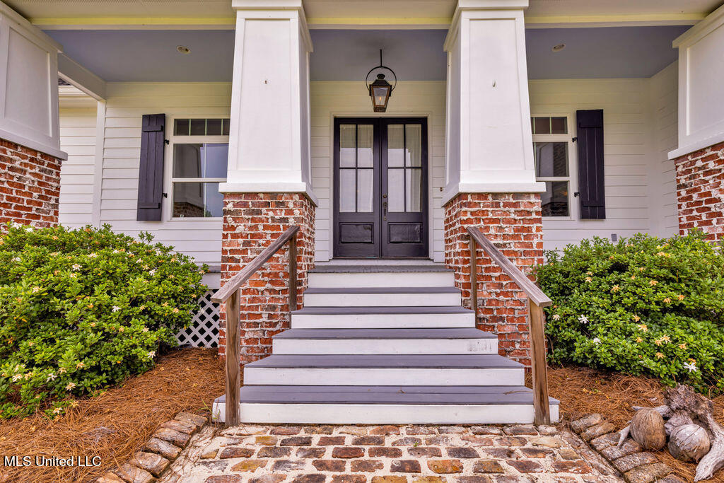 6408 Seawinds Boulevard Property Photo 5