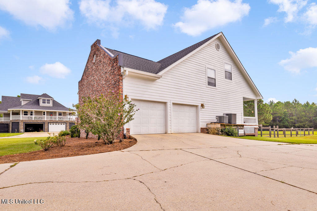 6408 Seawinds Boulevard Property Photo 7