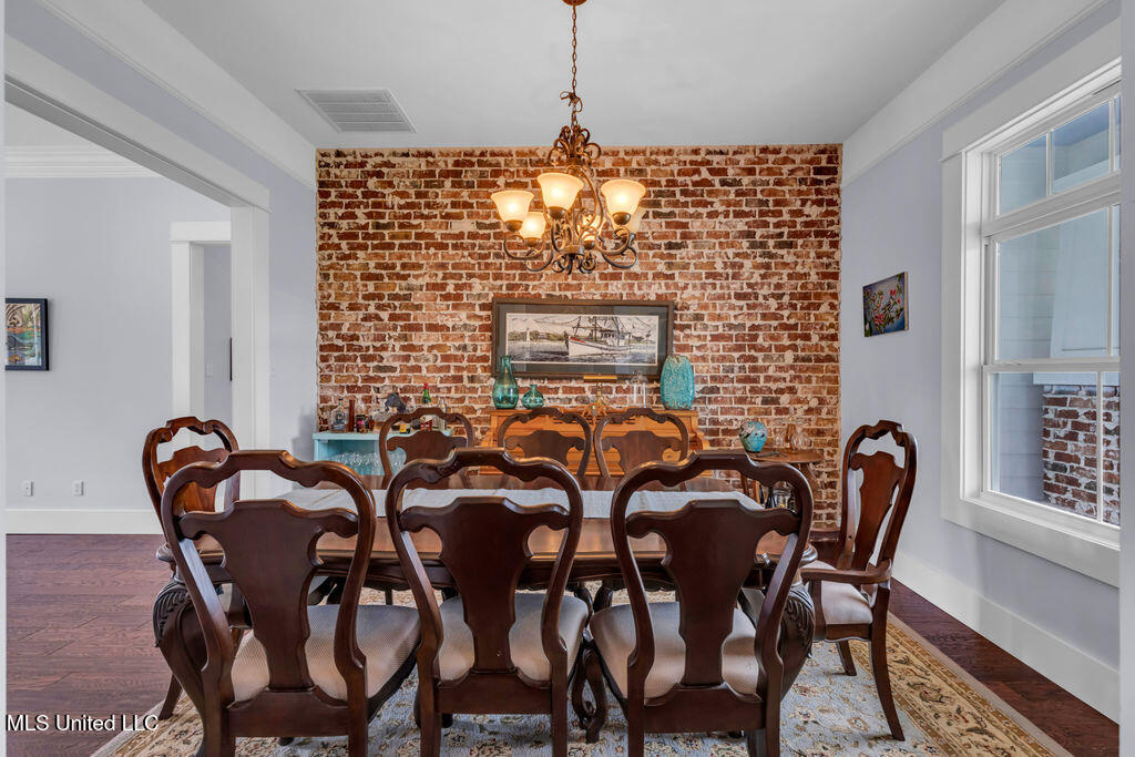 6408 Seawinds Boulevard Property Photo 23