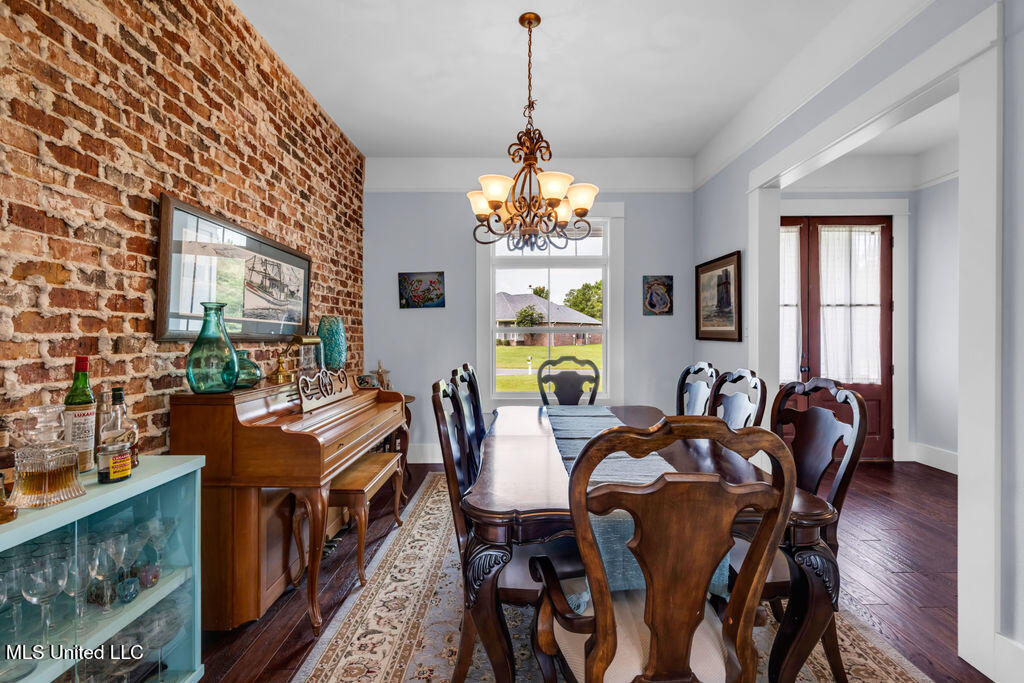 6408 Seawinds Boulevard Property Photo 24