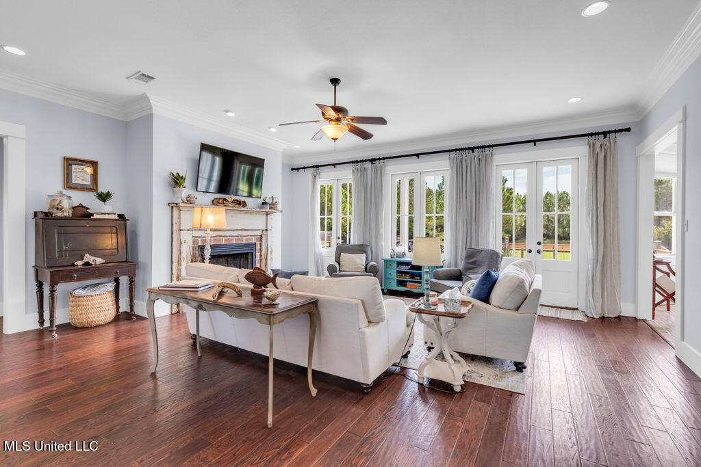 6408 Seawinds Boulevard Property Photo 25