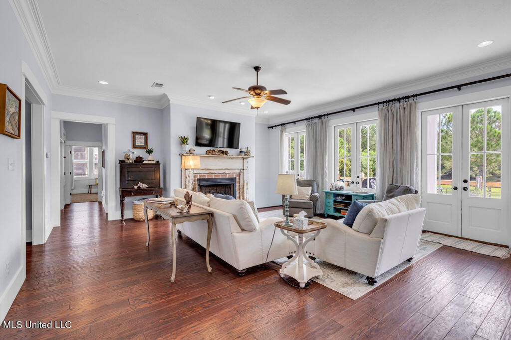 6408 Seawinds Boulevard Property Photo 26