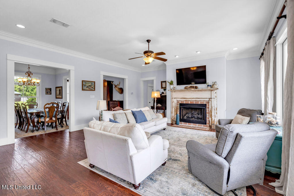 6408 Seawinds Boulevard Property Photo 27