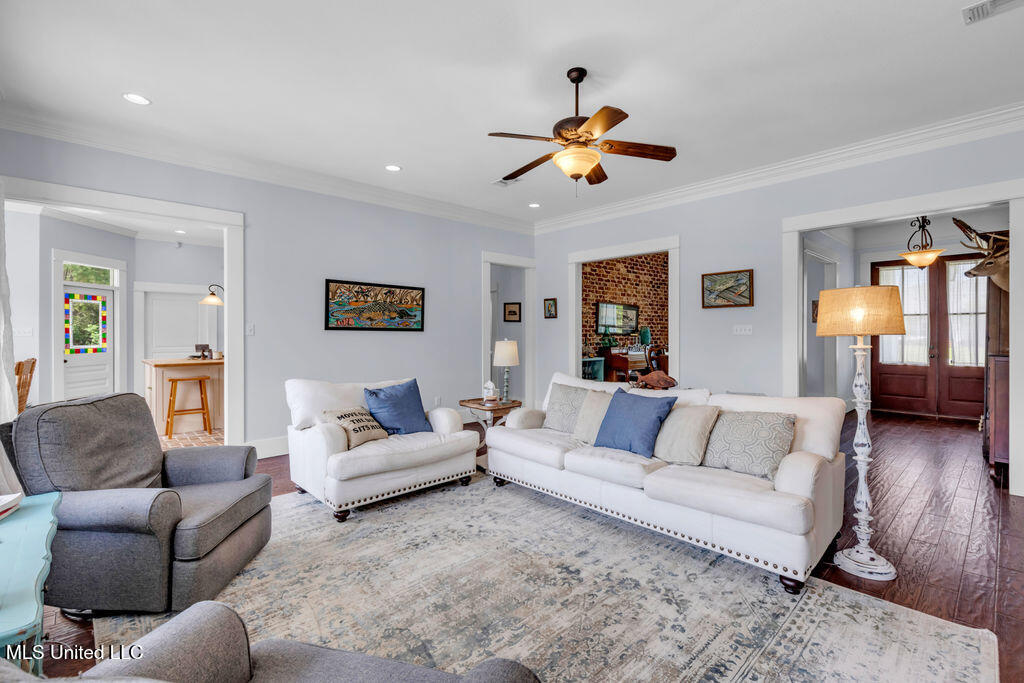 6408 Seawinds Boulevard Property Photo 28