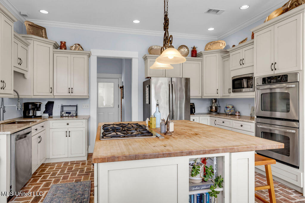 6408 Seawinds Boulevard Property Photo 31